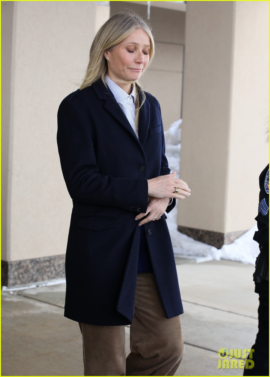 Here's What Paltrow Whispered to Terry Sanderson While Exiting