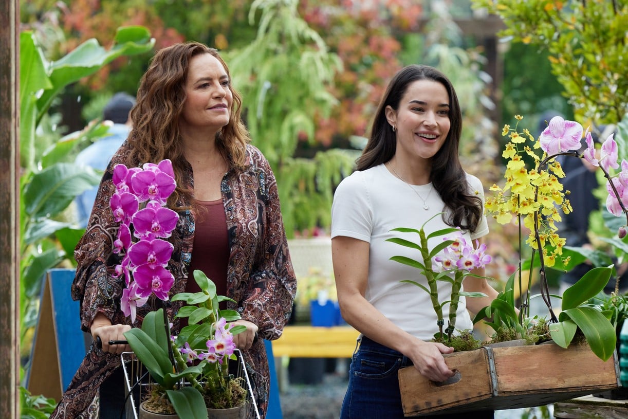 Tyler Hynes' New Hallmark Movie 'A Picture of Her' With Rhiannon Fish