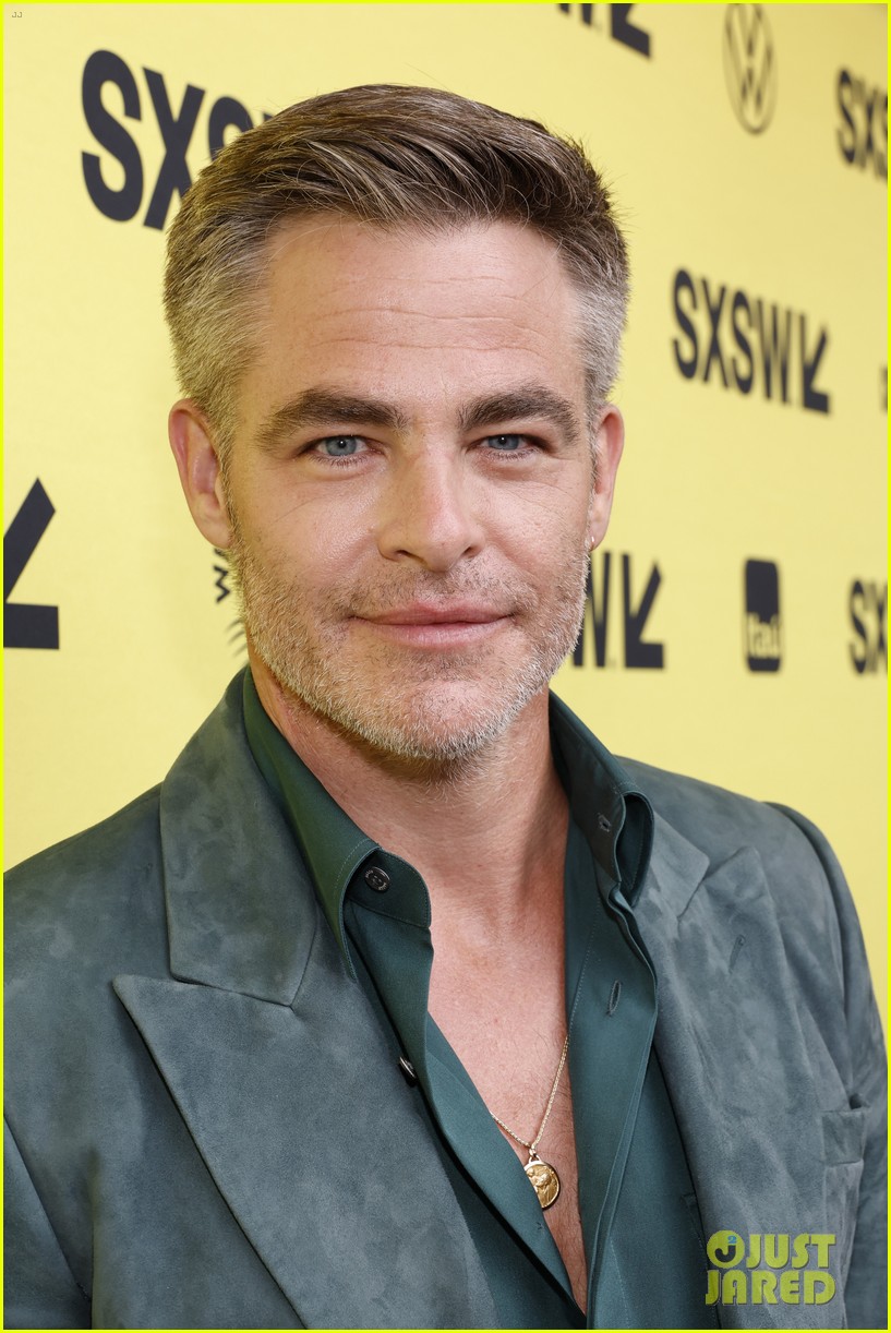 Photo chris pine michelle rodriguez dungeons sxsw festival pics 01