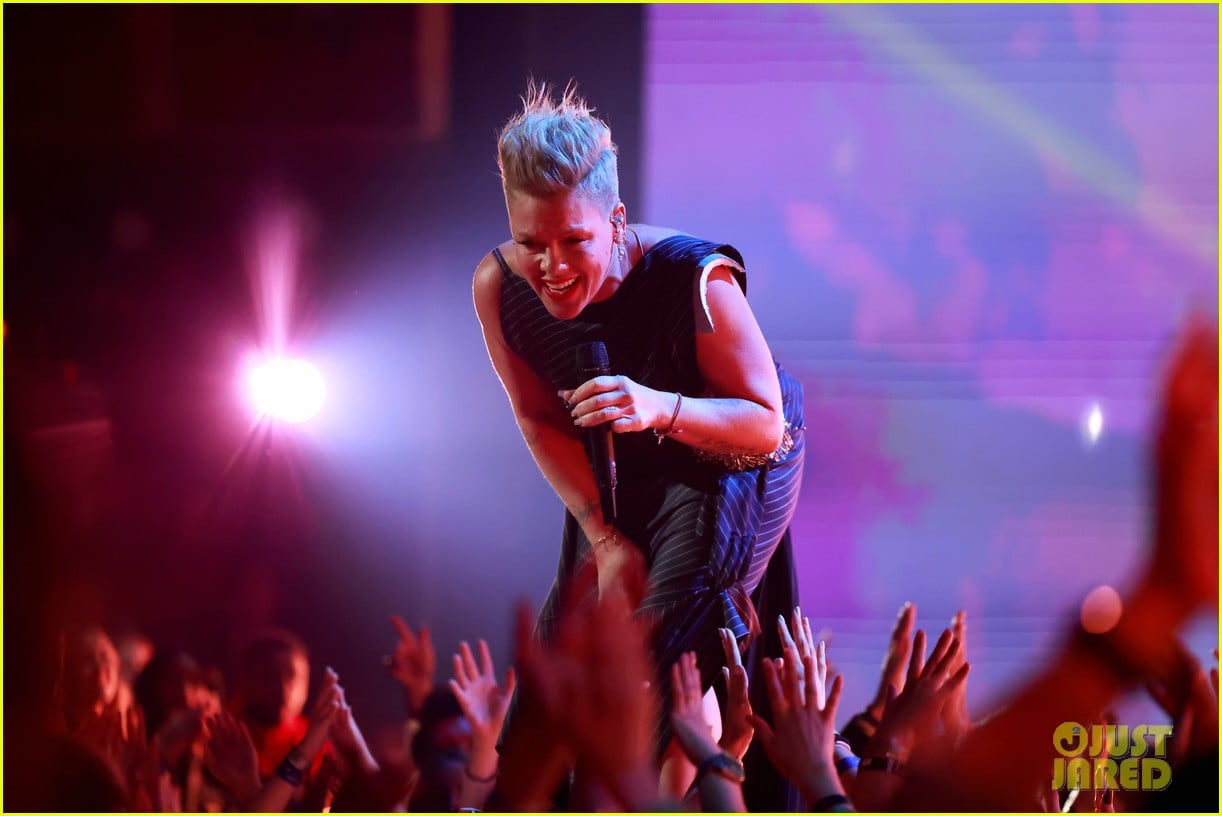 Pink Talks Relationship with Husband Carey Hart & Miracle Performance