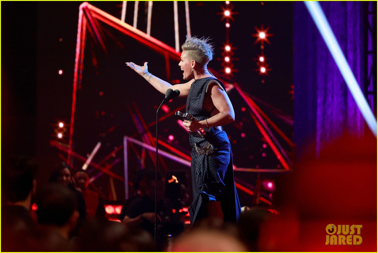 Pink Talks Relationship with Husband Carey Hart & Miracle Performance