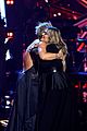 pink kelly clarkson duet iheartradio music awards 002