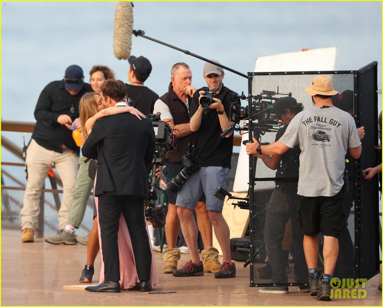 Photo: glen powell sydney sweeney continue filming rom com 23 | Photo