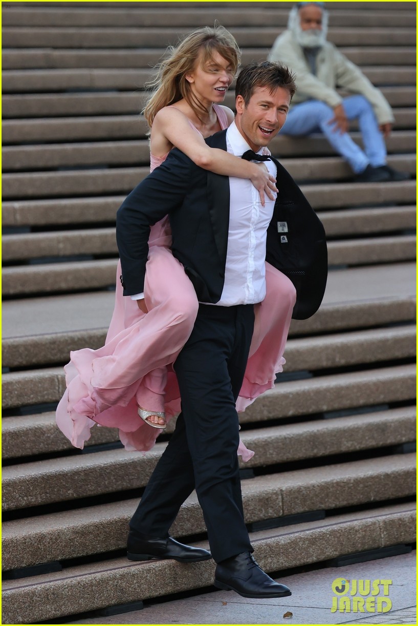 Photo: glen powell sydney sweeney continue filming rom com 75 | Photo