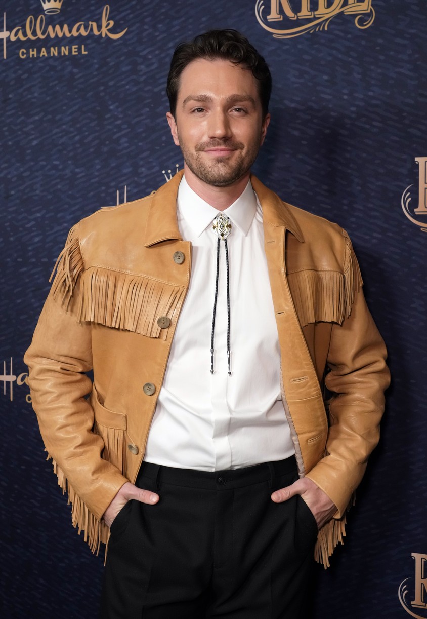 Photo hallmark ride series cast premiere event chyler leigh supports