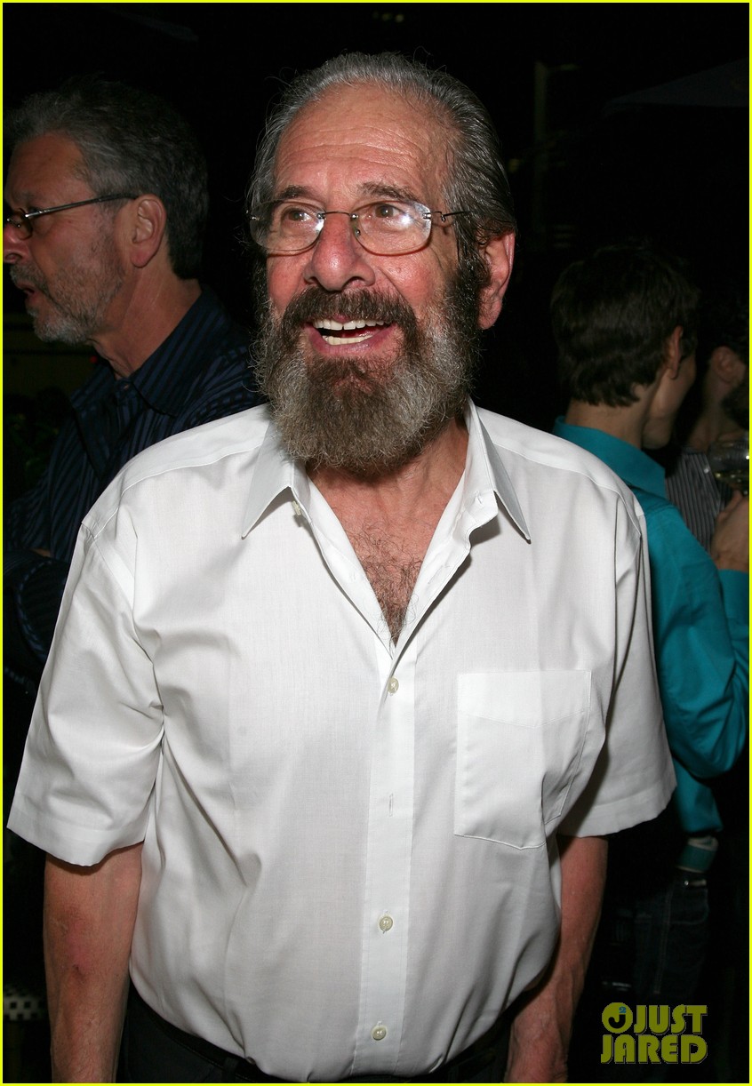 fiddler-on-the-roof-star-chaim-topol-dies-at-age-87-photo-4904465