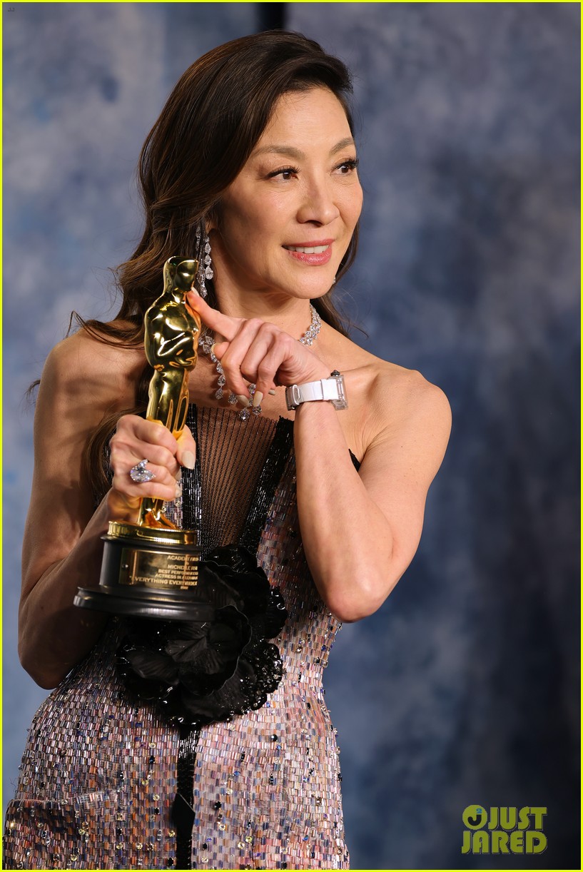 Michelle Yeoh Celebrates Her Oscar Win with Florence Pugh at the Vanity
