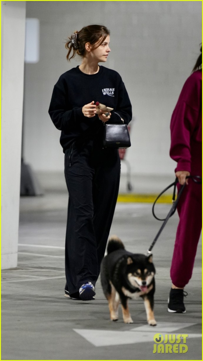 barbara-palvin-steps-out-without-an-engagement-ring-amid-rumors-about