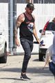 dax shepard shows off his muscles running errands 01