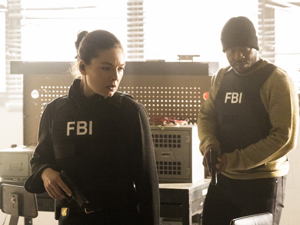 'FBI' Franchise Crossover Takes Over CBS Tonight Watch All The Sneak Peeks! Photo 4917367