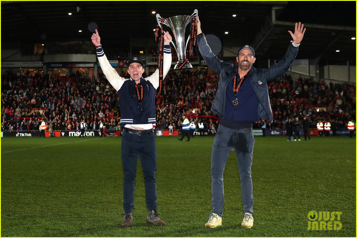 Paul Rudd Joins Ryan Reynolds to Cheer Wrexham to Victory in the ...