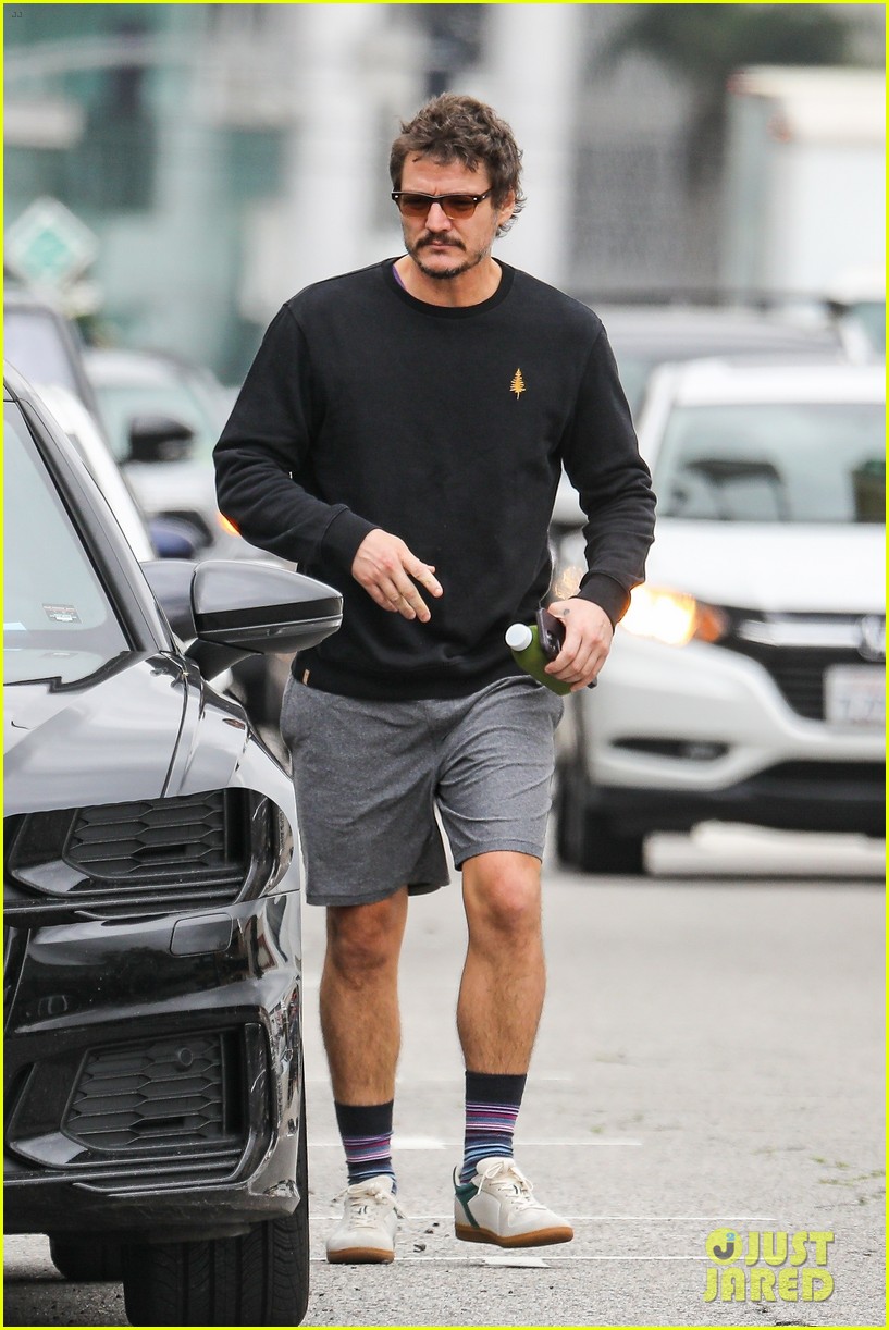 Pedro Pascal All Smiles Out While Out on Juice Run in L.A.: Photo ...
