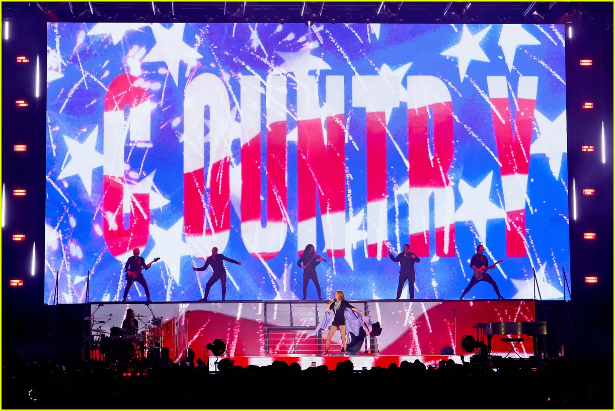 Shania Twain Setlist for 2023 Queen of Me Tour Revealed After First