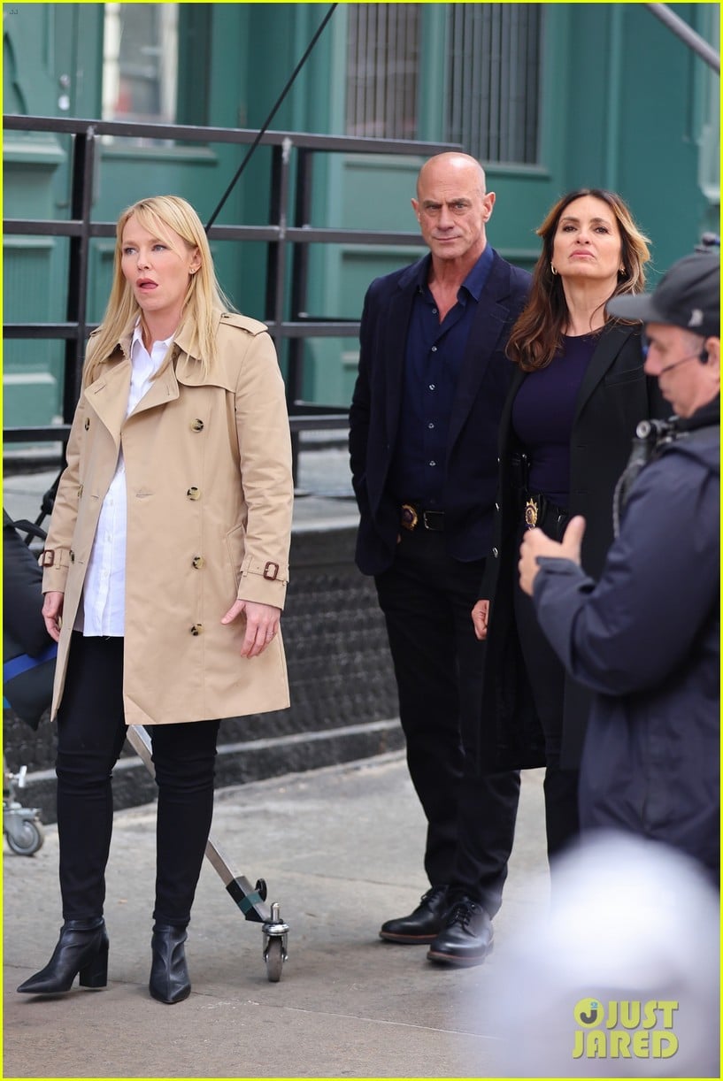 Mariska Hargitay & Christopher Meloni Reunite with Kelli Giddish For