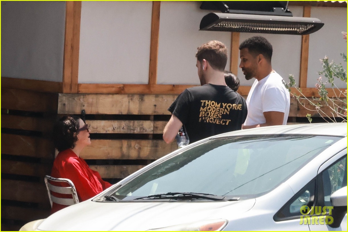 Alia Shawkat Picks Up Lunch to Go in Los Feliz: Photo 4937129 | Photos