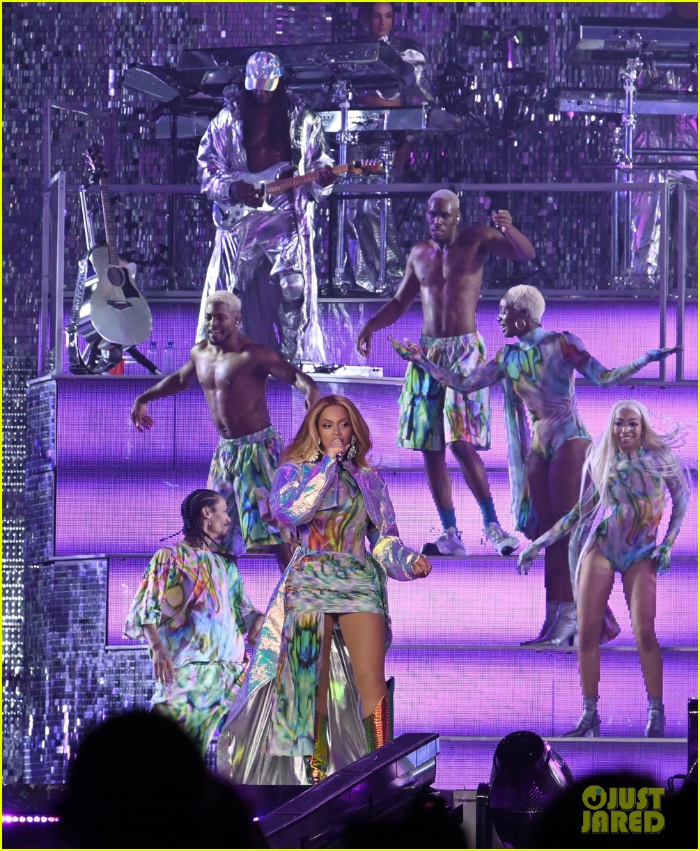 Photo: beyonce costumes for opening night 25 | Photo 4932183 | Just ...