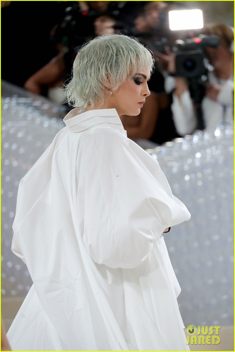 Cara Delevingne Pays Homage to Karl Lagerfeld with Met Gala 2023 Outfit