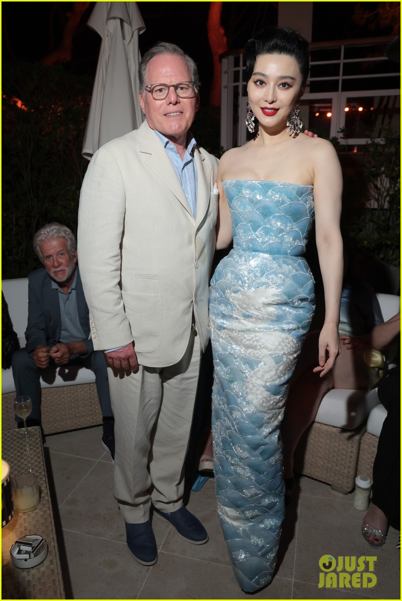 Lily-Rose Depp, Scarlett Johansson, Leonardo DiCaprio & More Step Out