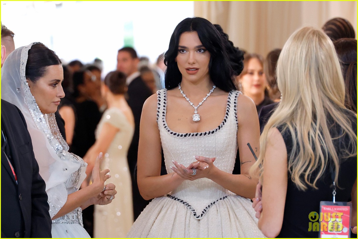 Photo: dua lipa met gala 2023 10 | Photo 4926834 | Just Jared