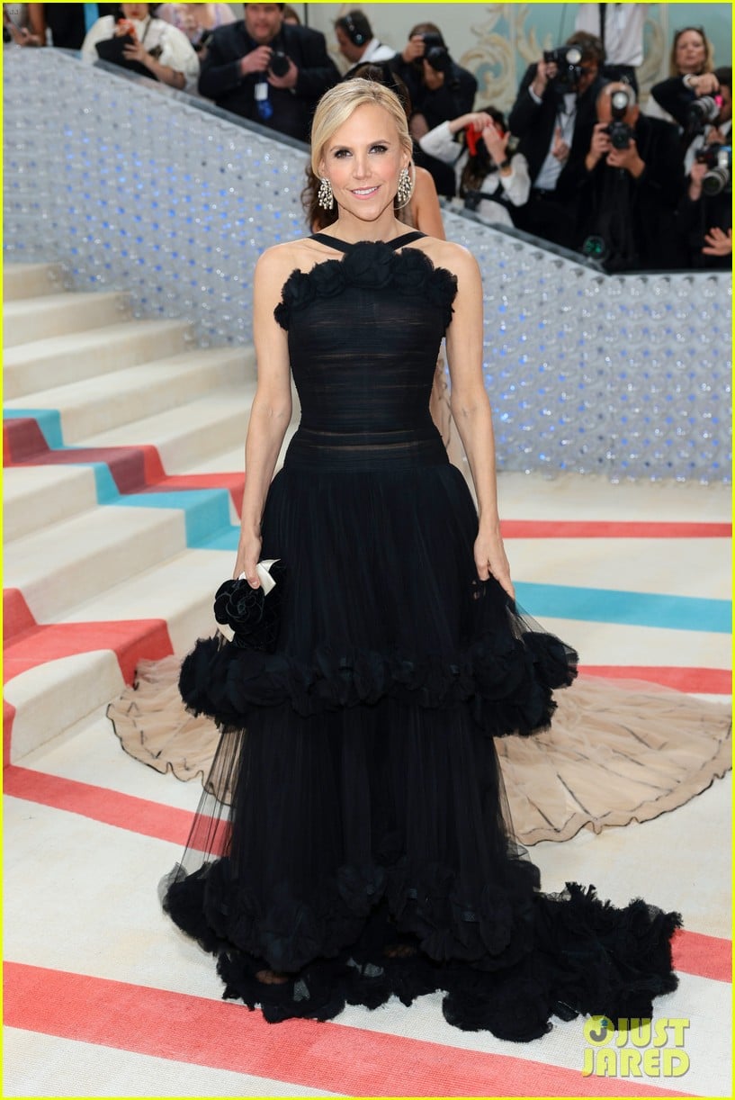 Emily Ratajkowski & Phoebe Bridgers Represent Tory Burch at Met Gala