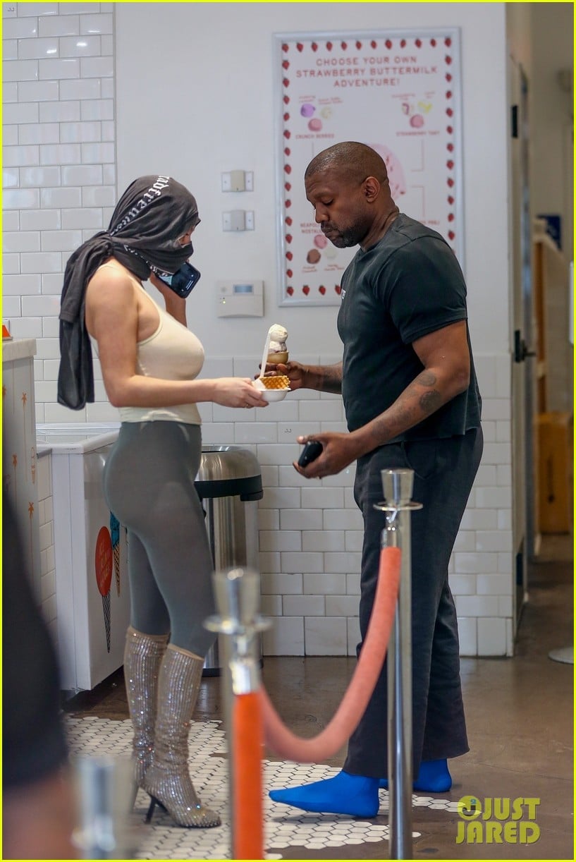 Photo kanye west shoulder pads shoeless ice cream date 11 Photo