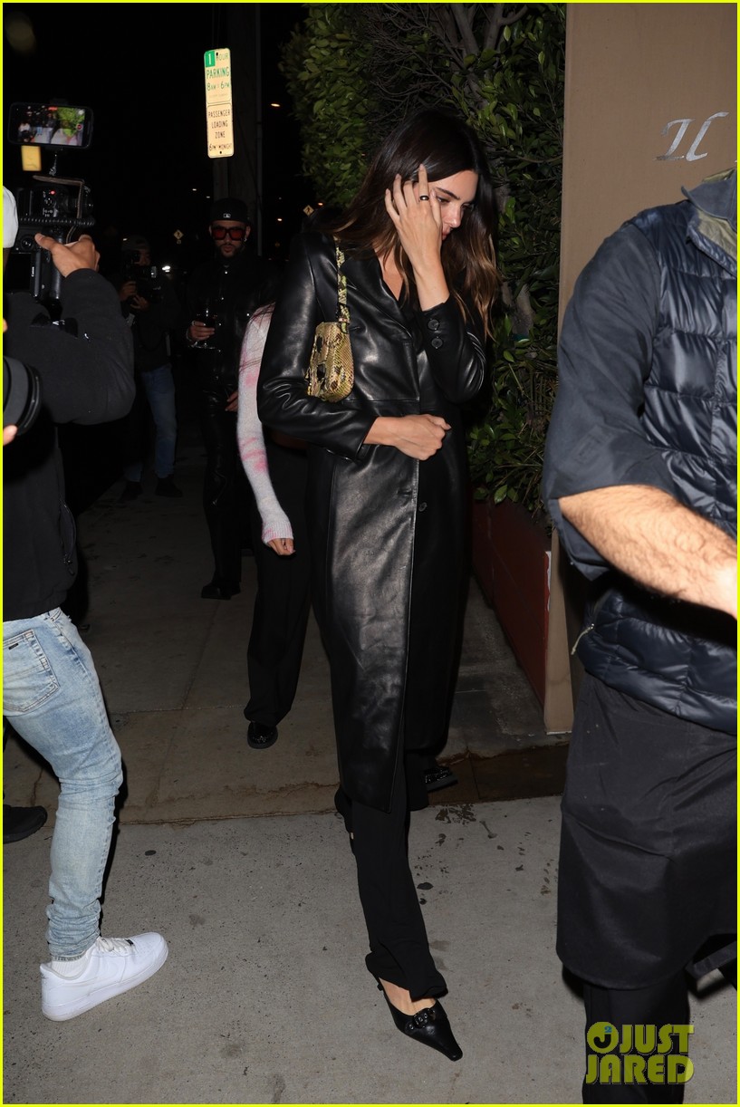 Kendall Jenner & Bad Bunny End Their Weekend By Grabbing Dinner With(02)