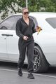 khloe kardashian visits salon in calabasas 27
