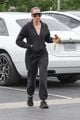 khloe kardashian visits salon in calabasas 32