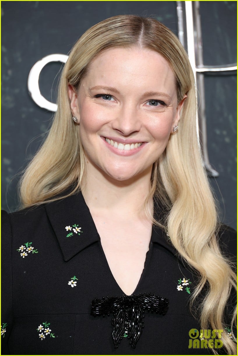 'Lord of the Rings: The Rings of Power' Star Morfydd Clark Teases What ...