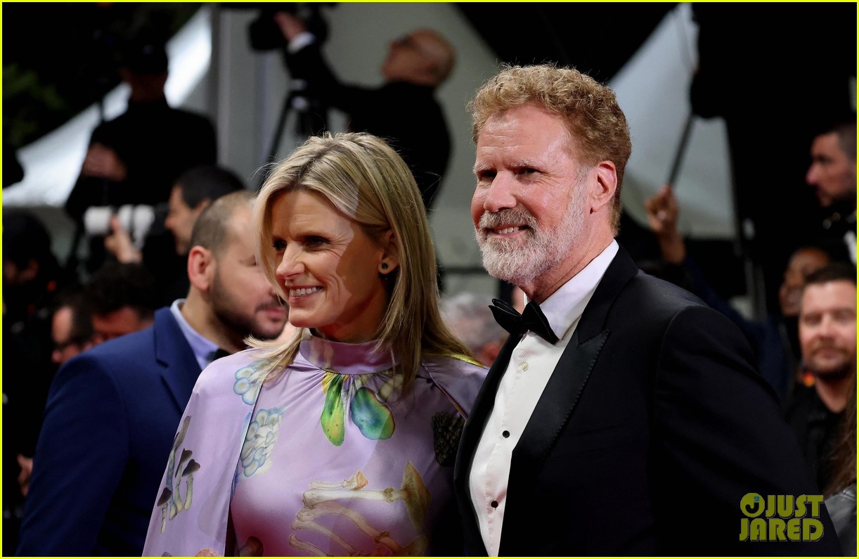 Natalie Portman & Julianne Moore Get Support From 'May December