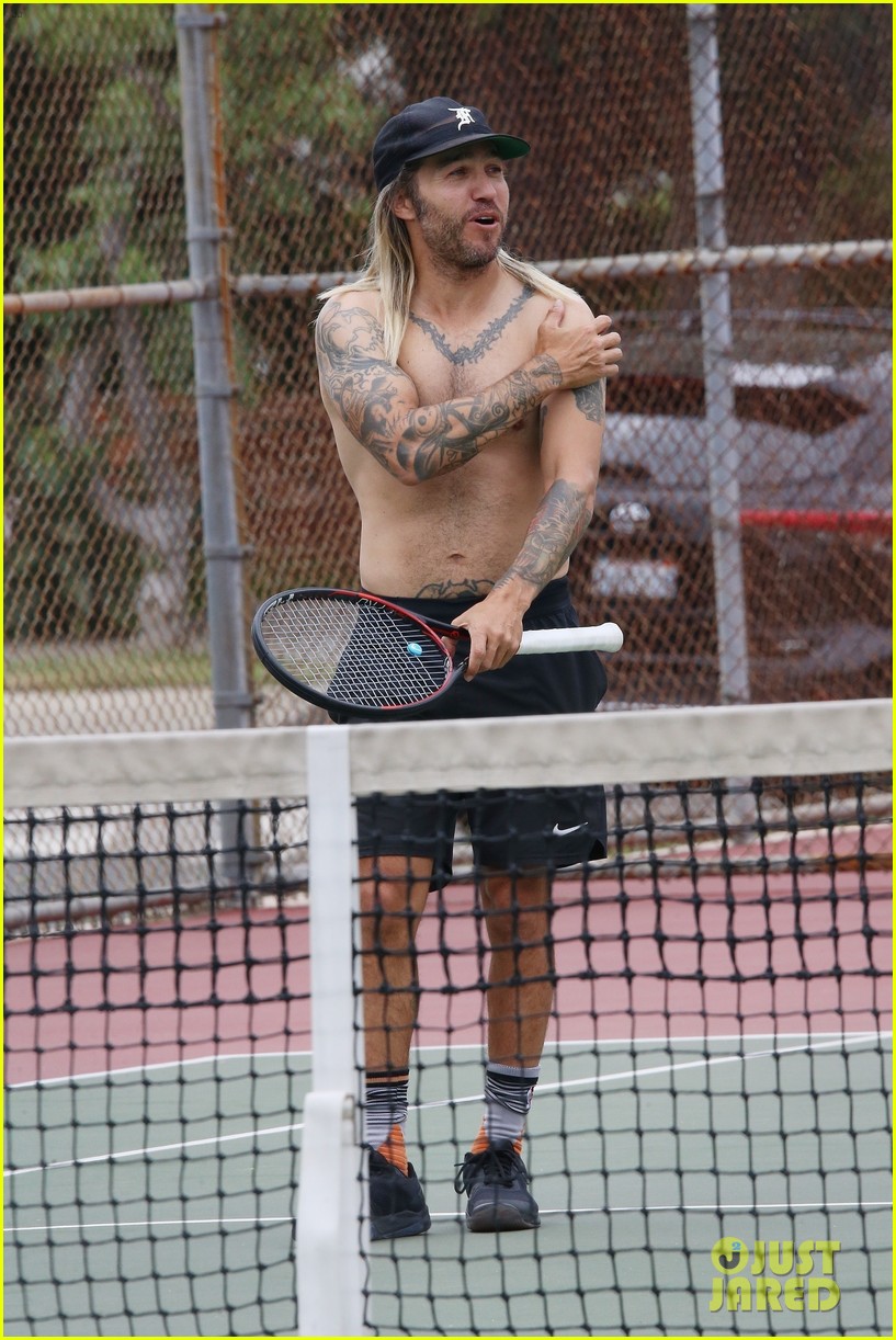 Shirtless Pete Wentz Enjoys a Tennis Match, Shows Off His Long Blonde