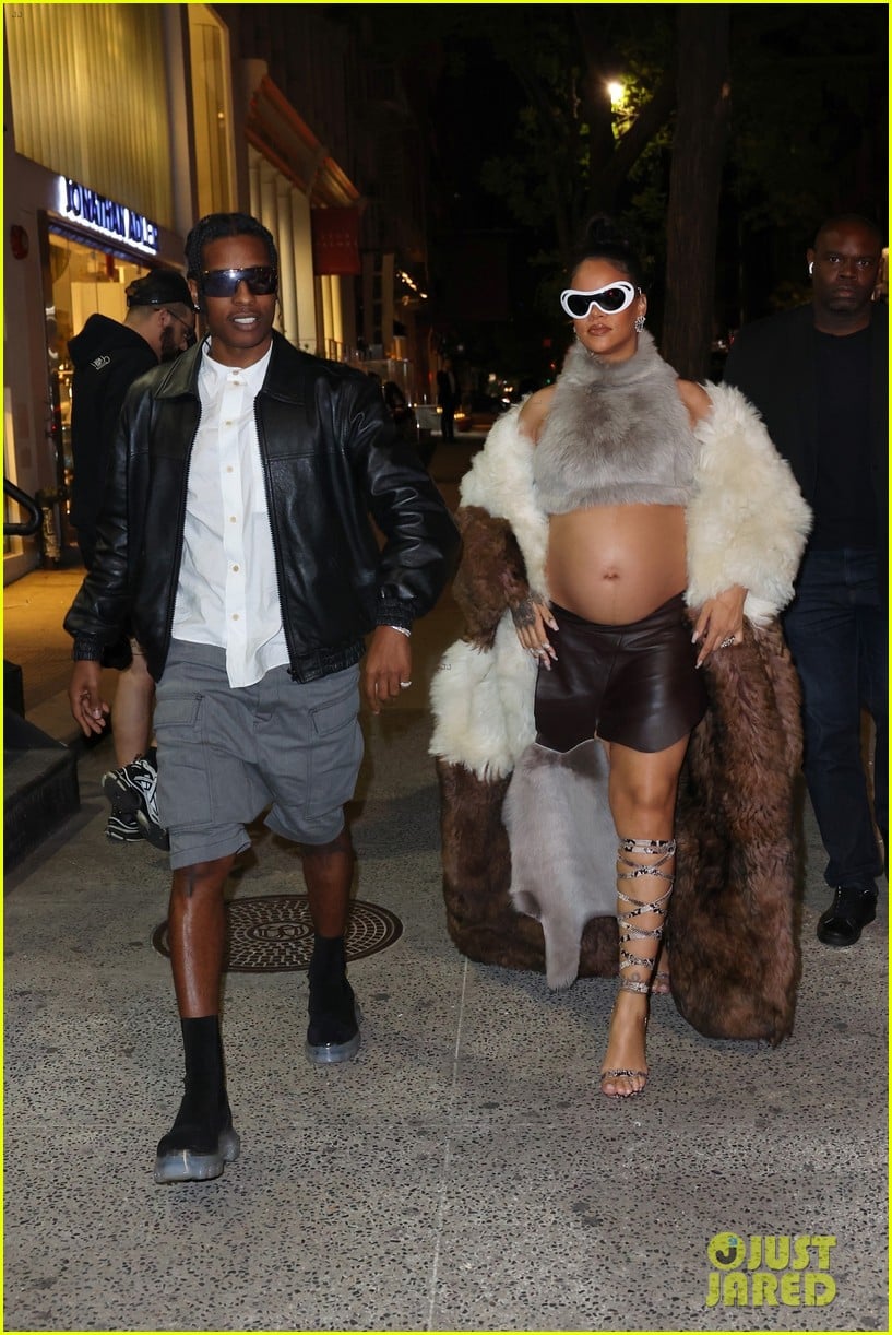 Rihanna Bares Her Baby Bump in Faux Fur Outfit for Date Night with AAP(00)