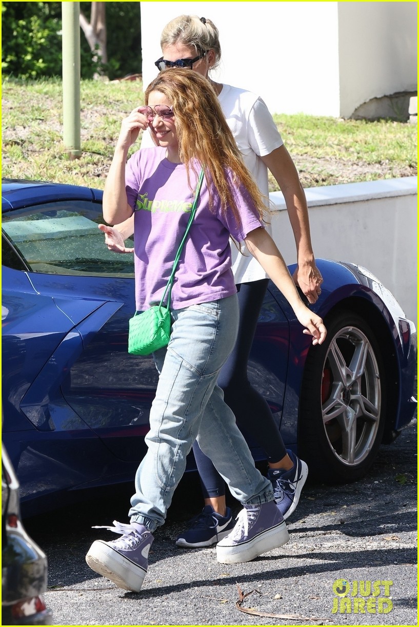 Shakira is All Smiles While Out House Hunting in Miami: Photo 4929003 |  Shakira Photos | Just Jared: Entertainment News