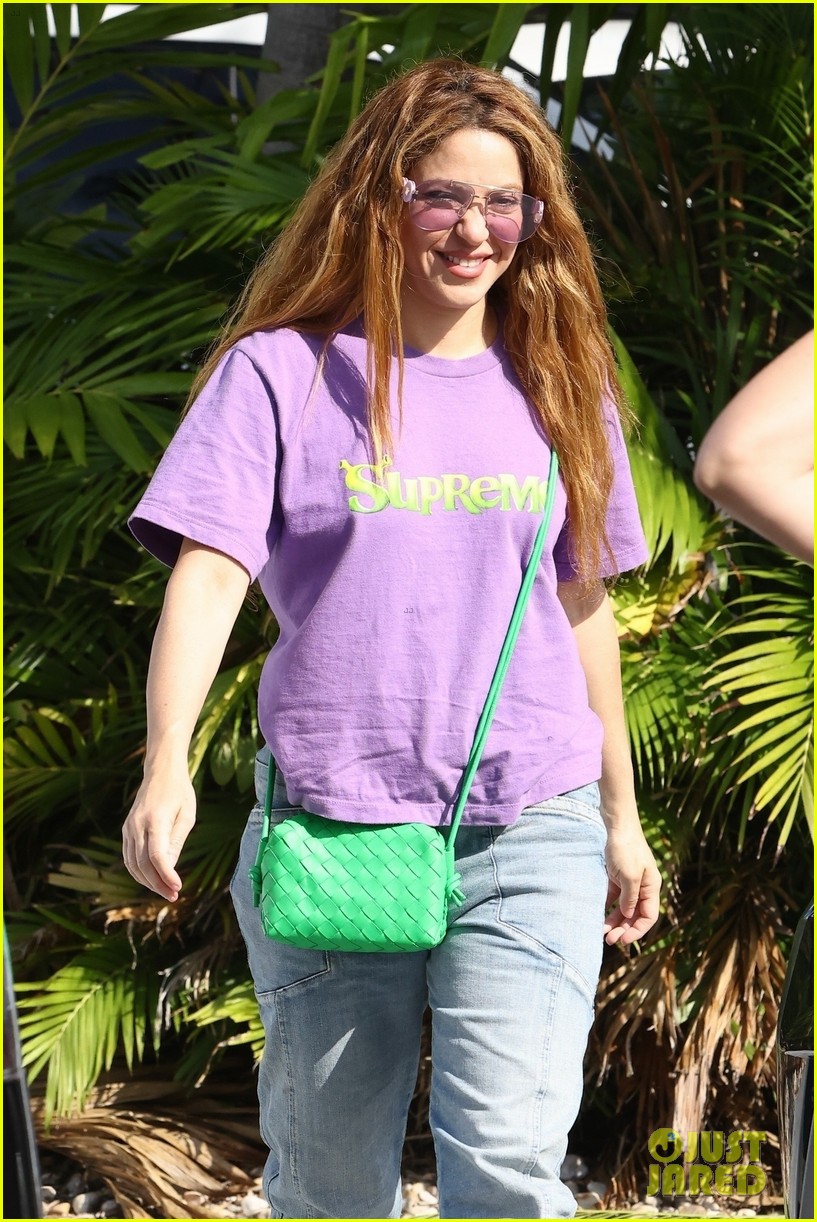 Shakira is All Smiles While Out House Hunting in Miami: Photo 4929004 |  Shakira Photos | Just Jared: Entertainment News