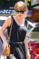 taylor swift arrives at recording studio in new york city 04