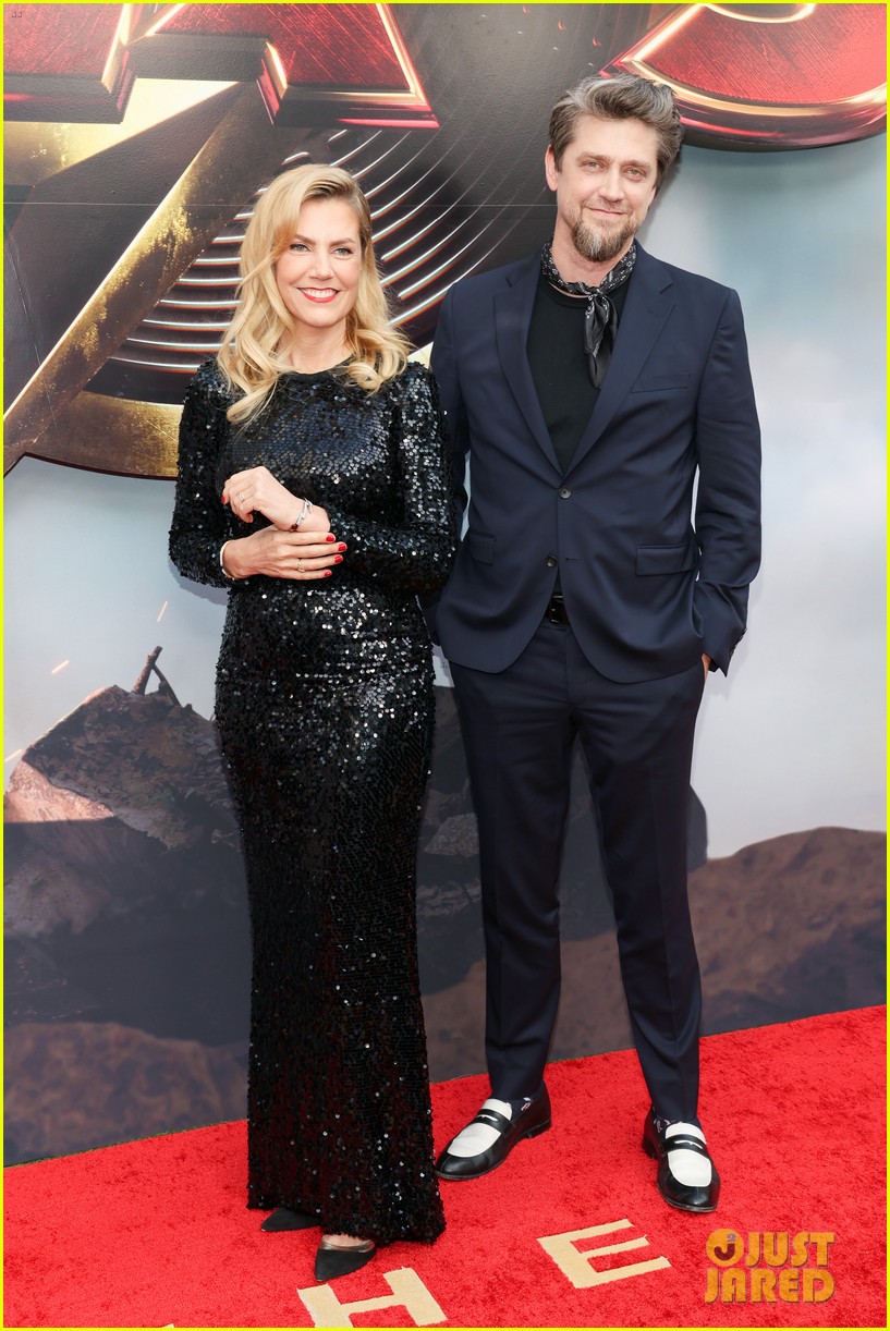 Jessica Chastain Attends 'The Flash' Premiere Amid Rumors She's Playing