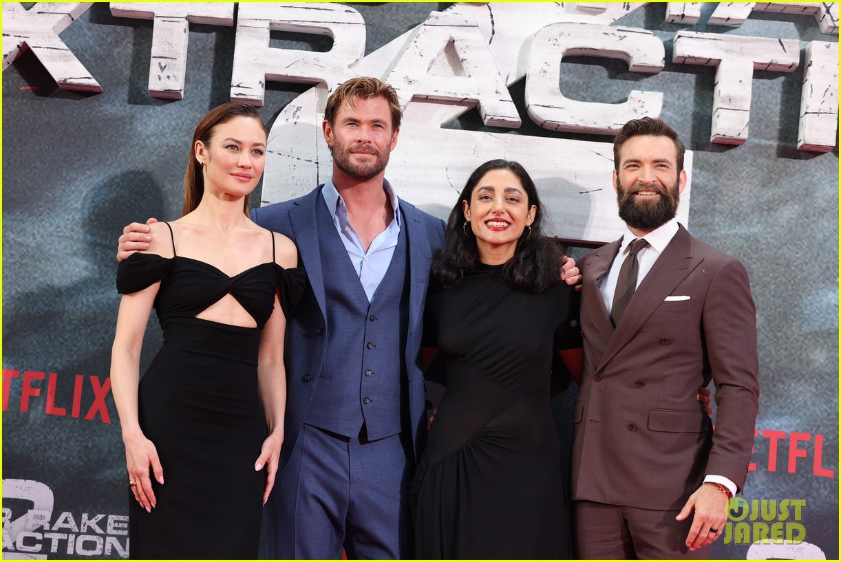 Chris Hemsworth Praises Wife Elsa Pataky: 'I Couldn't Have Done Any of the Things' Without Her: Photo 4942767 | Chris Hemsworth, Elsa Pataky, Golshifteh Farahani, Olga Kurylenko, Sam Hargrave Photos - Vimarsana News