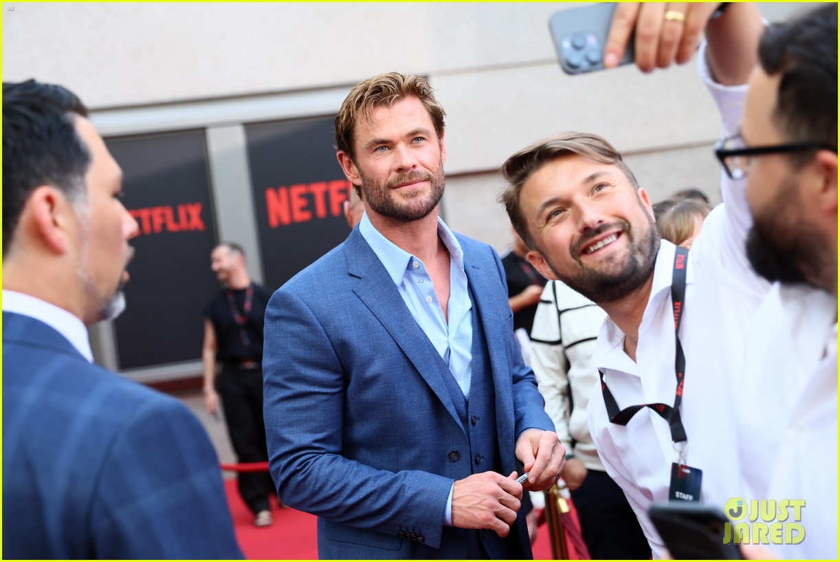 Chris Hemsworth Praises Wife Elsa Pataky: 'I Couldn't Have Done Any of the Things' Without Her: Photo 4942776 | Chris Hemsworth, Elsa Pataky, Golshifteh Farahani, Olga Kurylenko, Sam Hargrave Photos - Vimarsana News