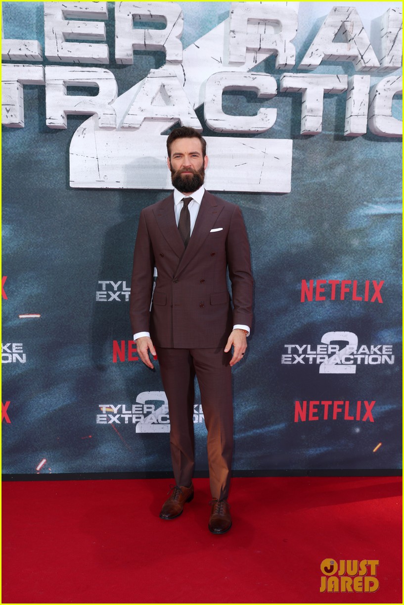 Chris Hemsworth Praises Wife Elsa Pataky: 'I Couldn't Have Done Any of the Things' Without Her: Photo 4942781 | Chris Hemsworth, Elsa Pataky, Golshifteh Farahani, Olga Kurylenko, Sam Hargrave Photos - Vimarsana News