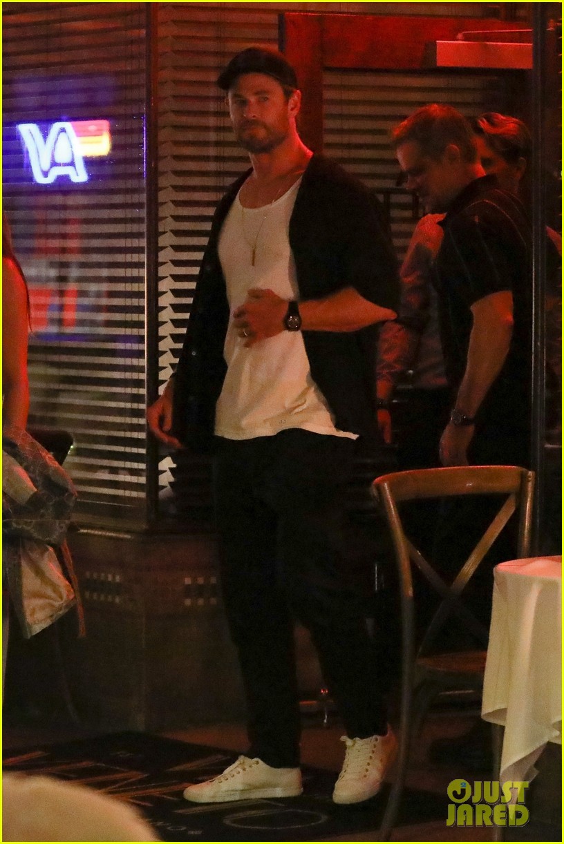 Chris Hemsworth & Matt Damon Meet Up for Dinner in Santa Monica Photo