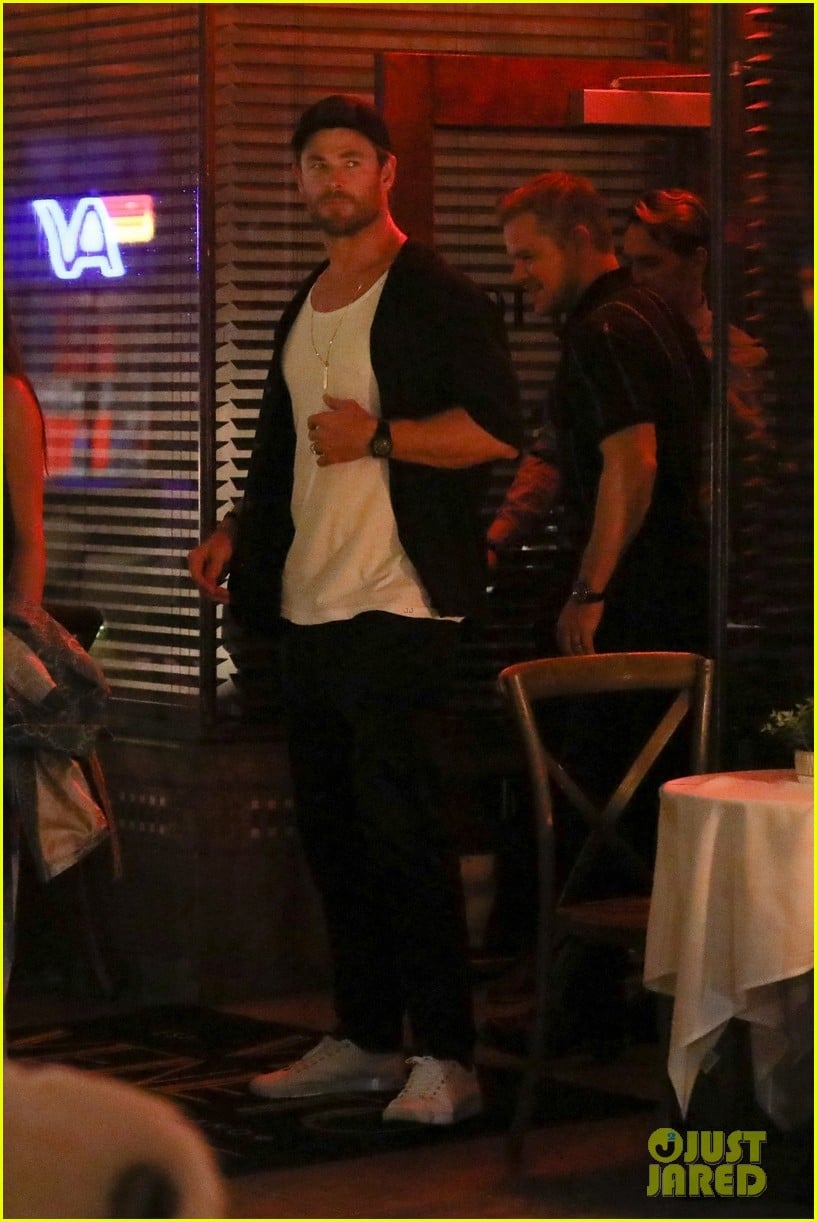 Chris Hemsworth & Matt Damon Meet Up for Dinner in Santa Monica Photo