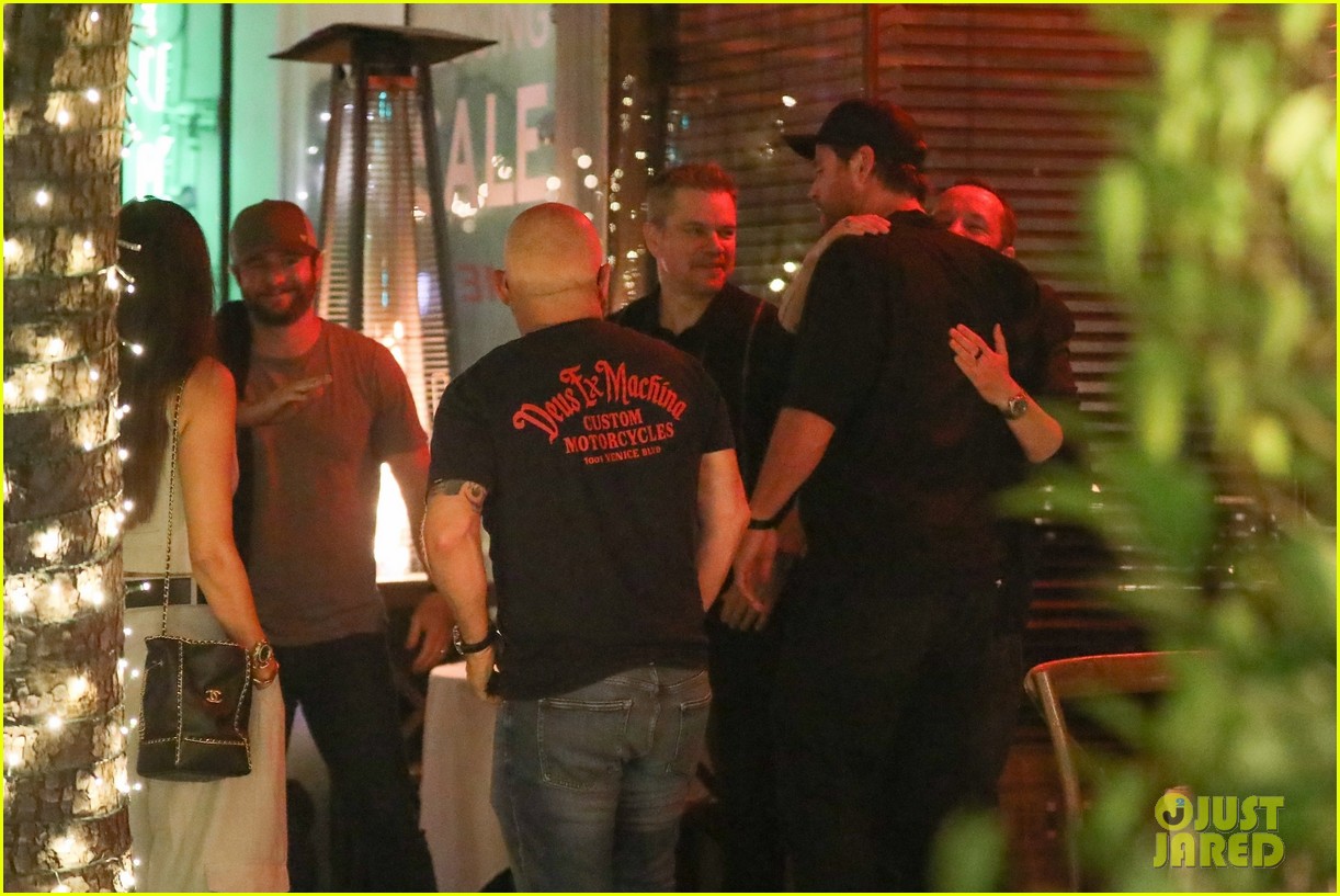 Chris Hemsworth & Matt Damon Meet Up for Dinner in Santa Monica Photo