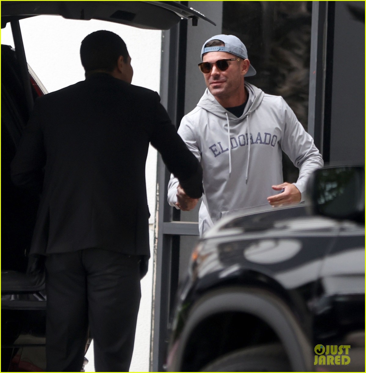 Zac Efron Spotted Arriving at Private L.A. Airport in Rare New Photos: Photo 4945874 | Zac Efron Photos - Vimarsana News