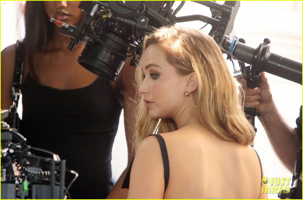 Jennifer Lawrence is Elegant in Backless Black Dress on Set of Her Dior Commercial: Photo 4950732 | Jennifer Lawrence Photos - Vimarsana News