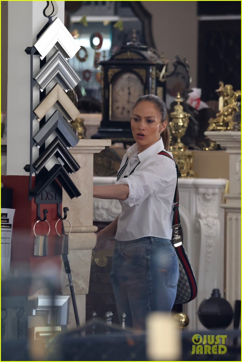 Photo jennifer lopez house shopping 18 Photo 4941087 Just Jared