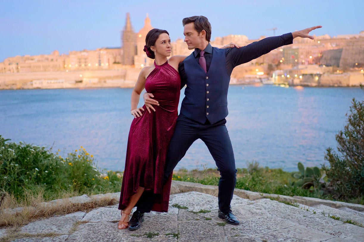 Will Kemp Wants Lacey Chabert To Stop Saying She's Not A Dancer: 'She Dragged Me Around The Dance Floor!': Photo 4943222 | Hallmark Channel, Lacey Chabert, Will Kemp Photos - Vimarsana News