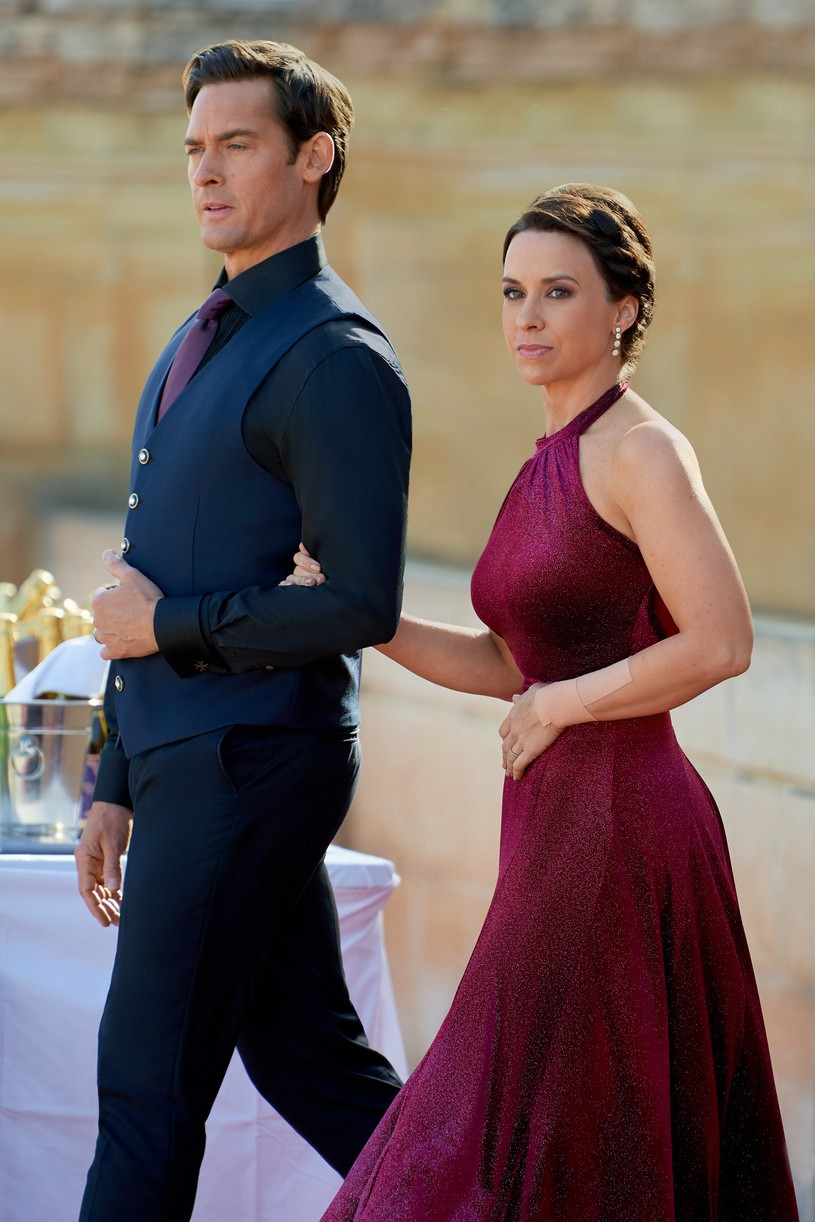 Will Kemp Wants Lacey Chabert To Stop Saying She's Not A Dancer: 'She Dragged Me Around The Dance Floor!': Photo 4943225 | Hallmark Channel, Lacey Chabert, Will Kemp Photos - Vimarsana News