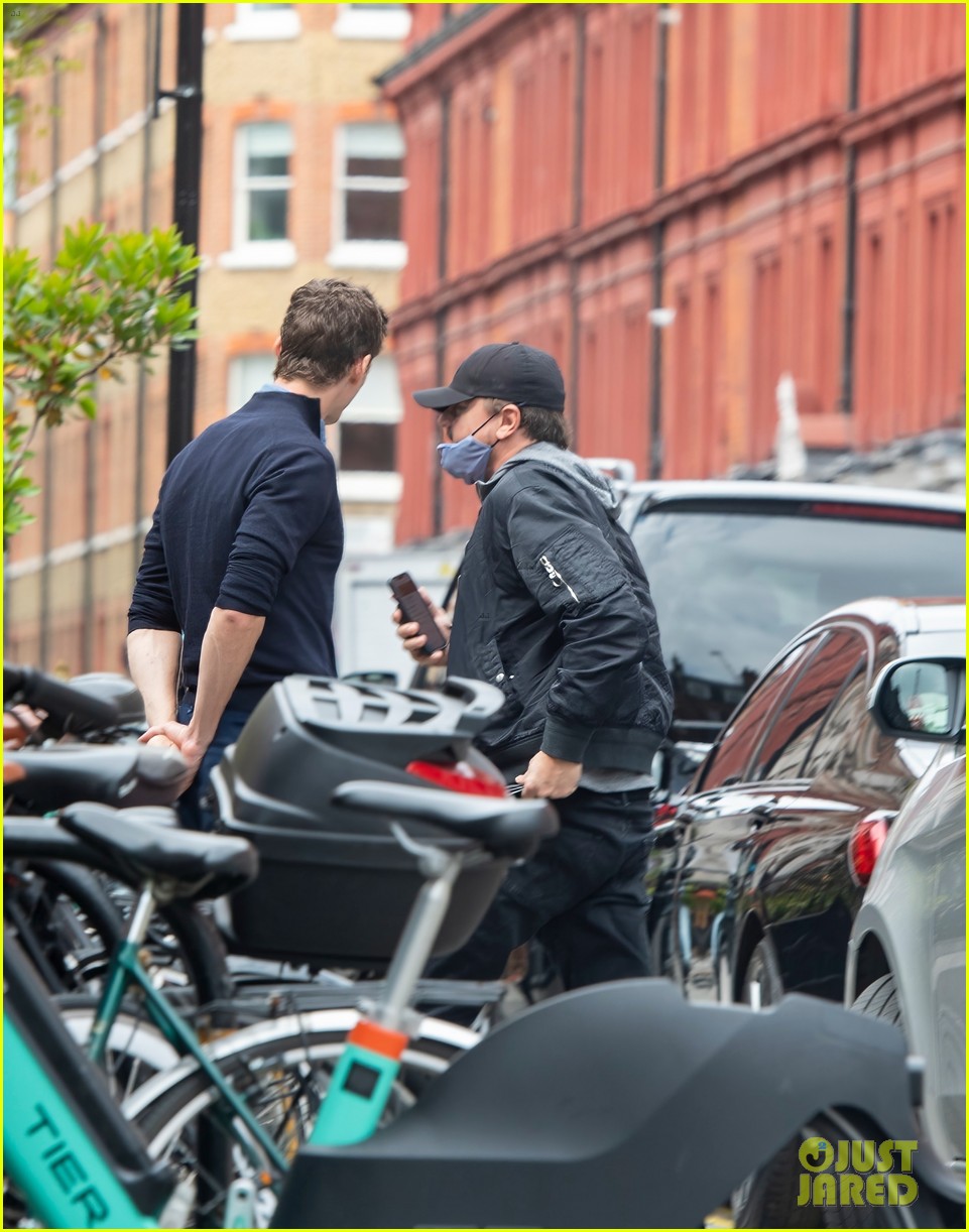 Photo leo dicaprio arrives in nyc 01 Photo 4941987 Just Jared
