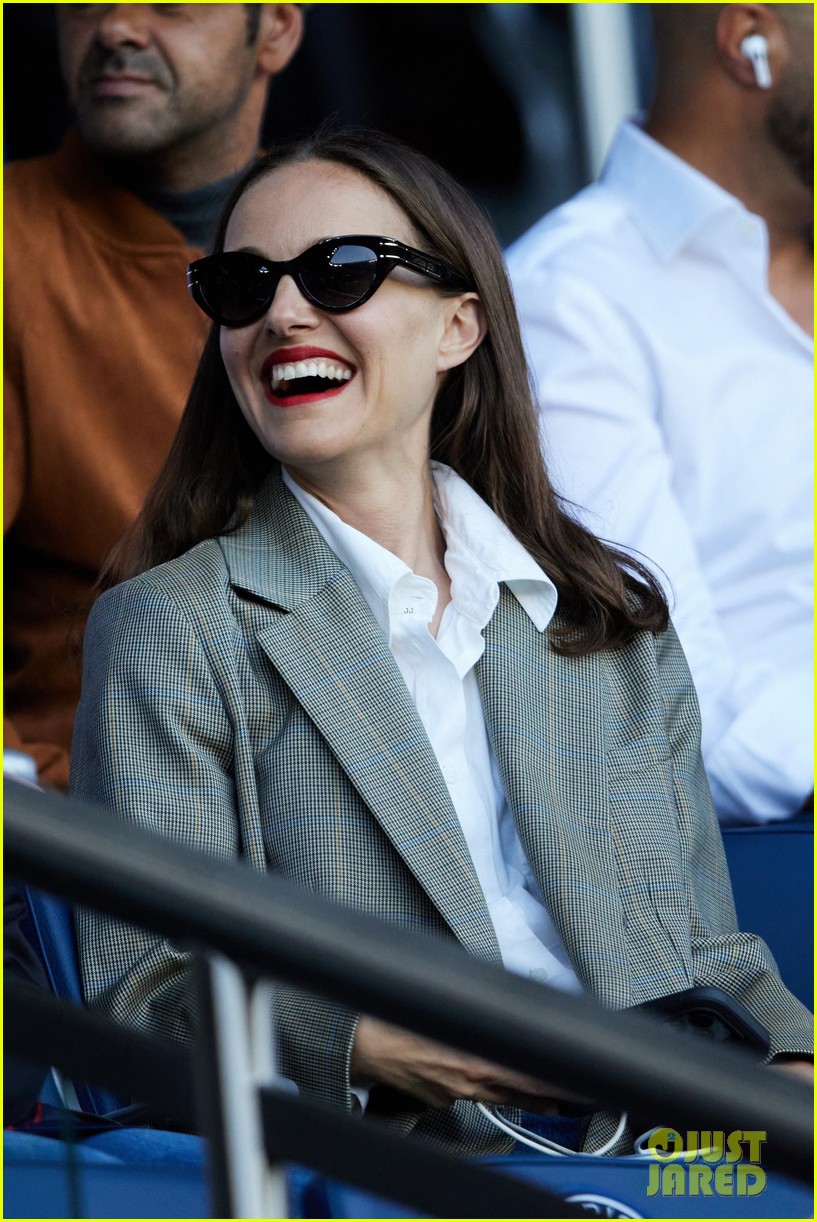 Photo: natalie portman all smiles soccer game in paris 05 | Photo