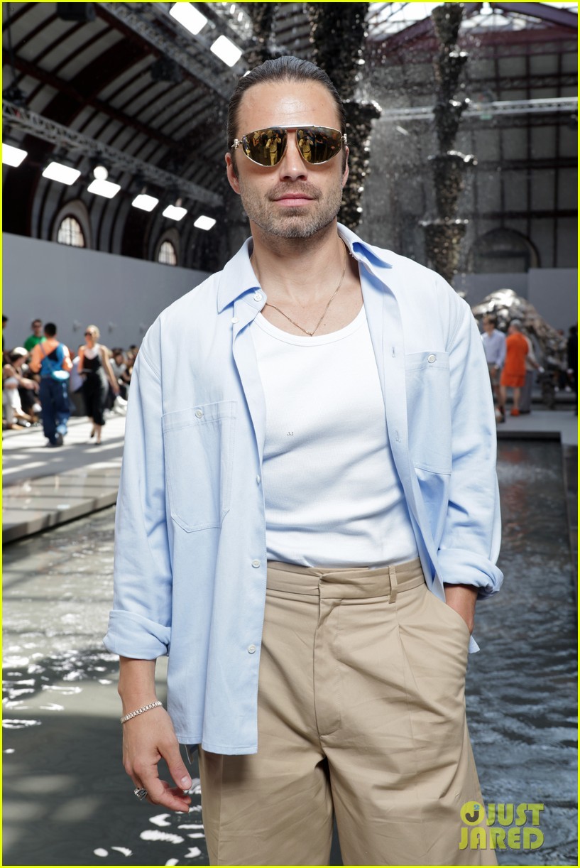 Edgar Ramirez Shows Off His Muscles at Loewe Fashion Show Alongside